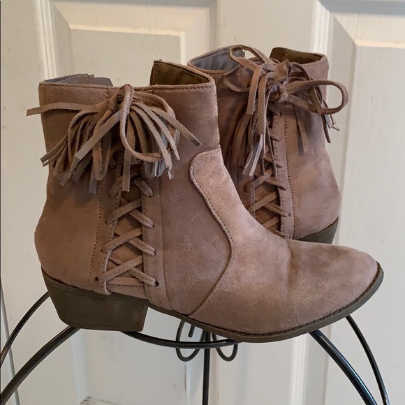 Bonnibel Shoes - Light brown booties. Size 8.5